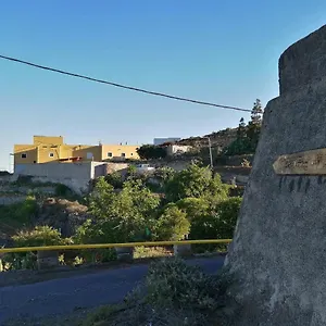 Village. Tony Frias. Séjour à la campagne Fasnia